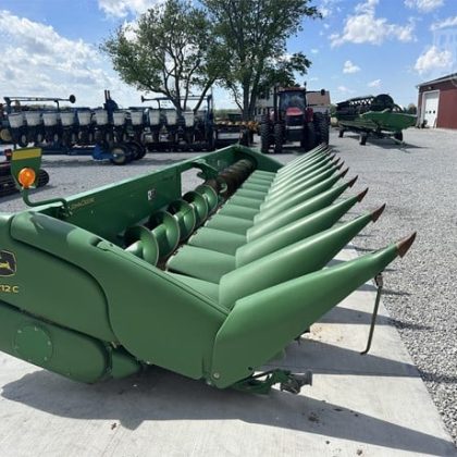 ROW CROP JOHN DEERE 712C